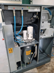 revisando compressor parafuso atlas copco